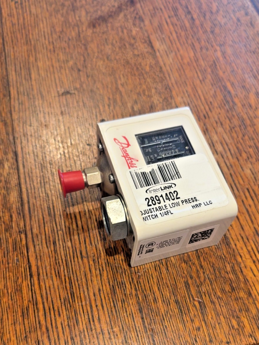 Heatcraft Interlink 2891402 Adjustable low preasure switch 1/4