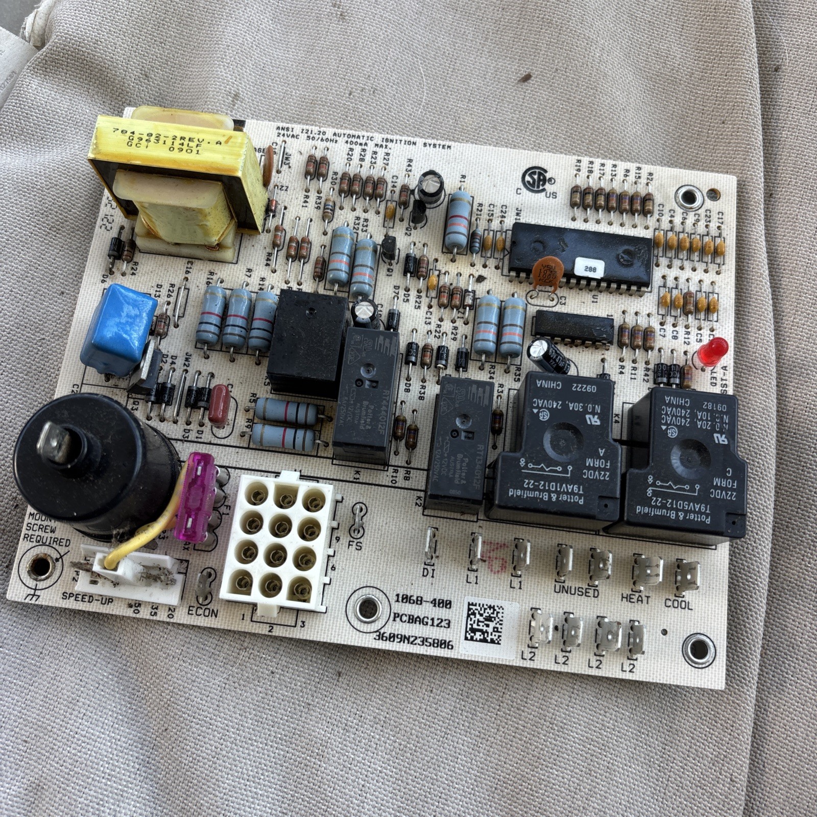 Goodman/Amana PCBAG123 1068-400 3609N235806 Control Circuit Board
