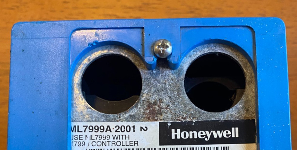 Honeywell ML7999A2001 Universal Positioning Actuator for R7999 controller