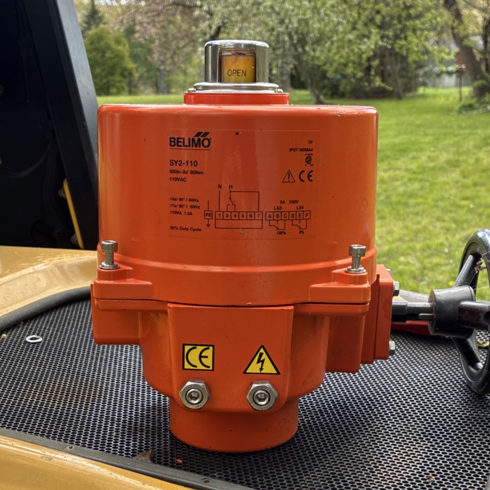 Belimo SY2-110 Damper Actuator Corded Electric 110V Metal MPN SY2-110