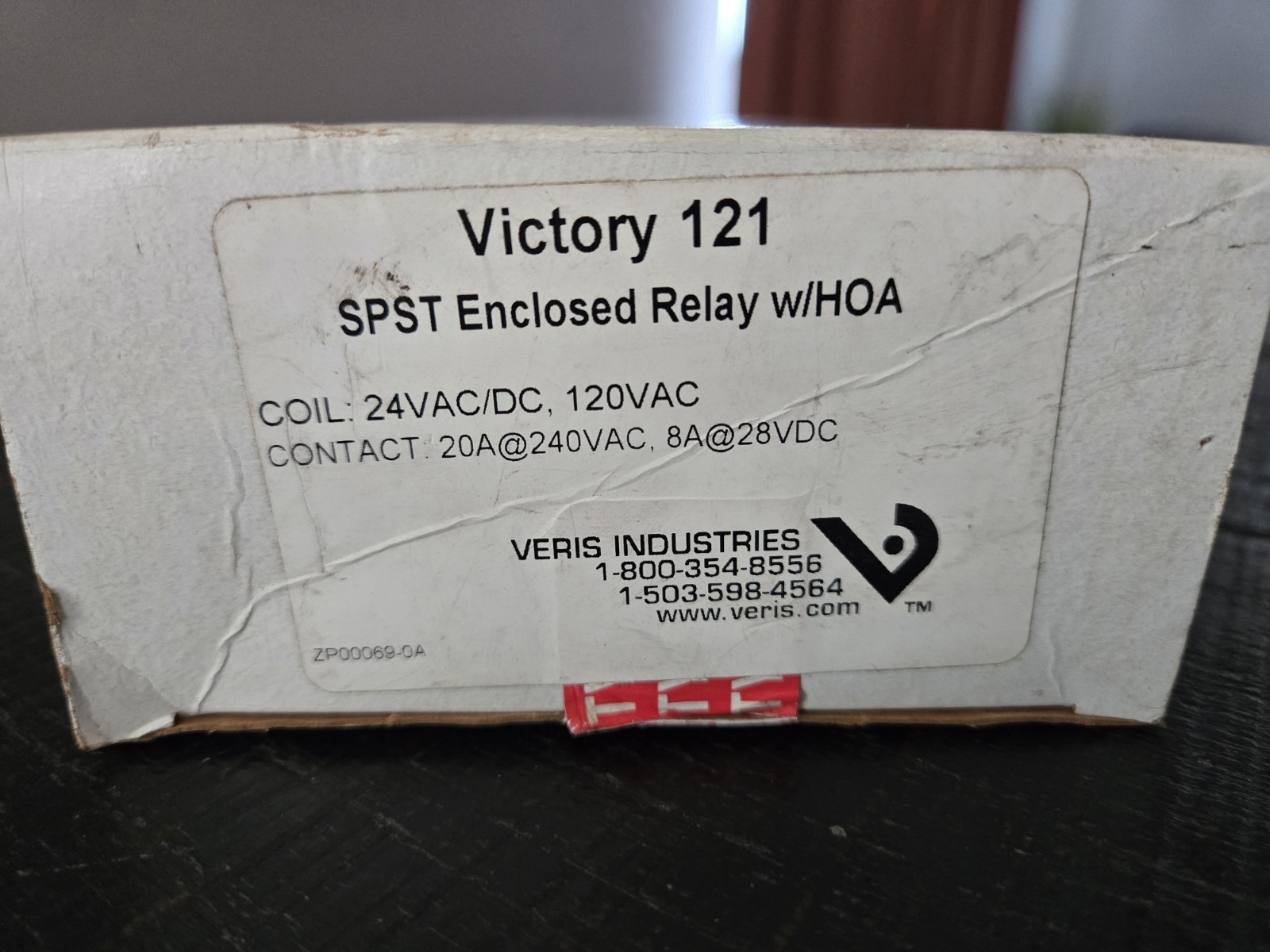 Veris V121 Victory 121 Enclosed Relay, HOA Switch, 120 VAC NIOB
