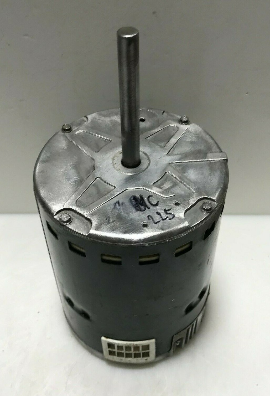 Genteq X13 Blower Motor 5SME39SXL122 208-230V 1050RPM 1PH HD52AE137 used #MC225
