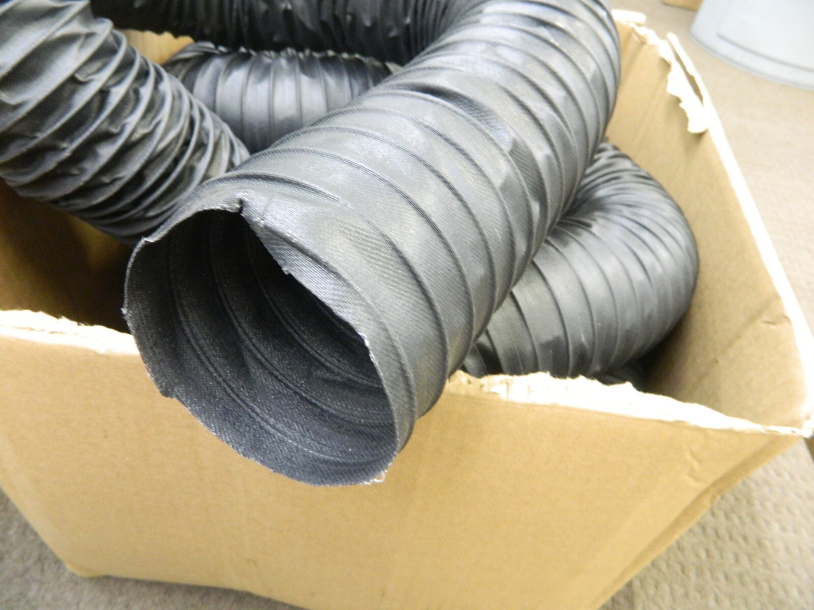 FLEXAUST Duct Hose: Neoprene, 3-1/2″ ID, 30 psi 25′ Long, -40 to 250 ° F, Black