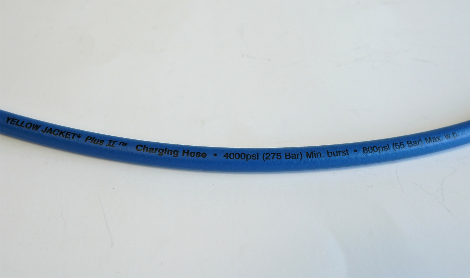 Yellow Jacket 29425 Plus II Charging Hose 60″ 1/4″ x 5/16″ Ball Valve Blue