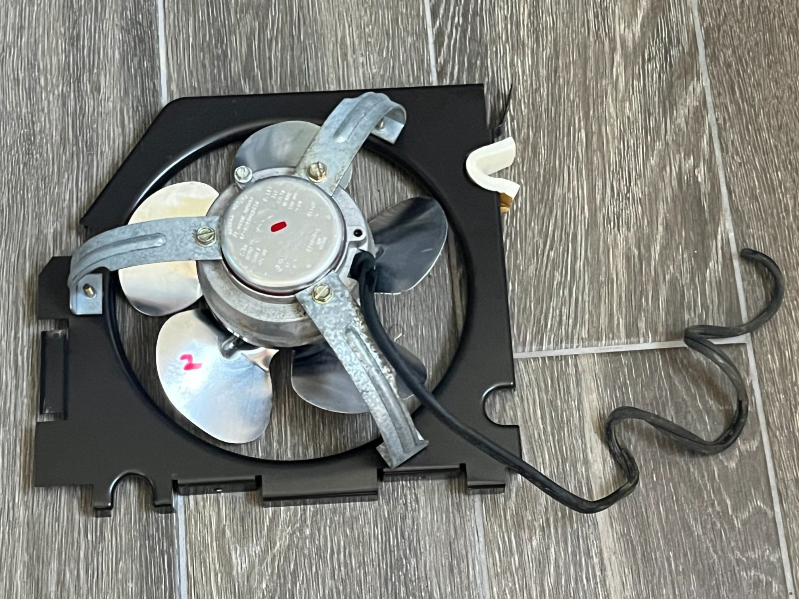 Amana Refrigerator Condenser Fan Motor 833697 D758401 Blade B5742603 TESTED #8