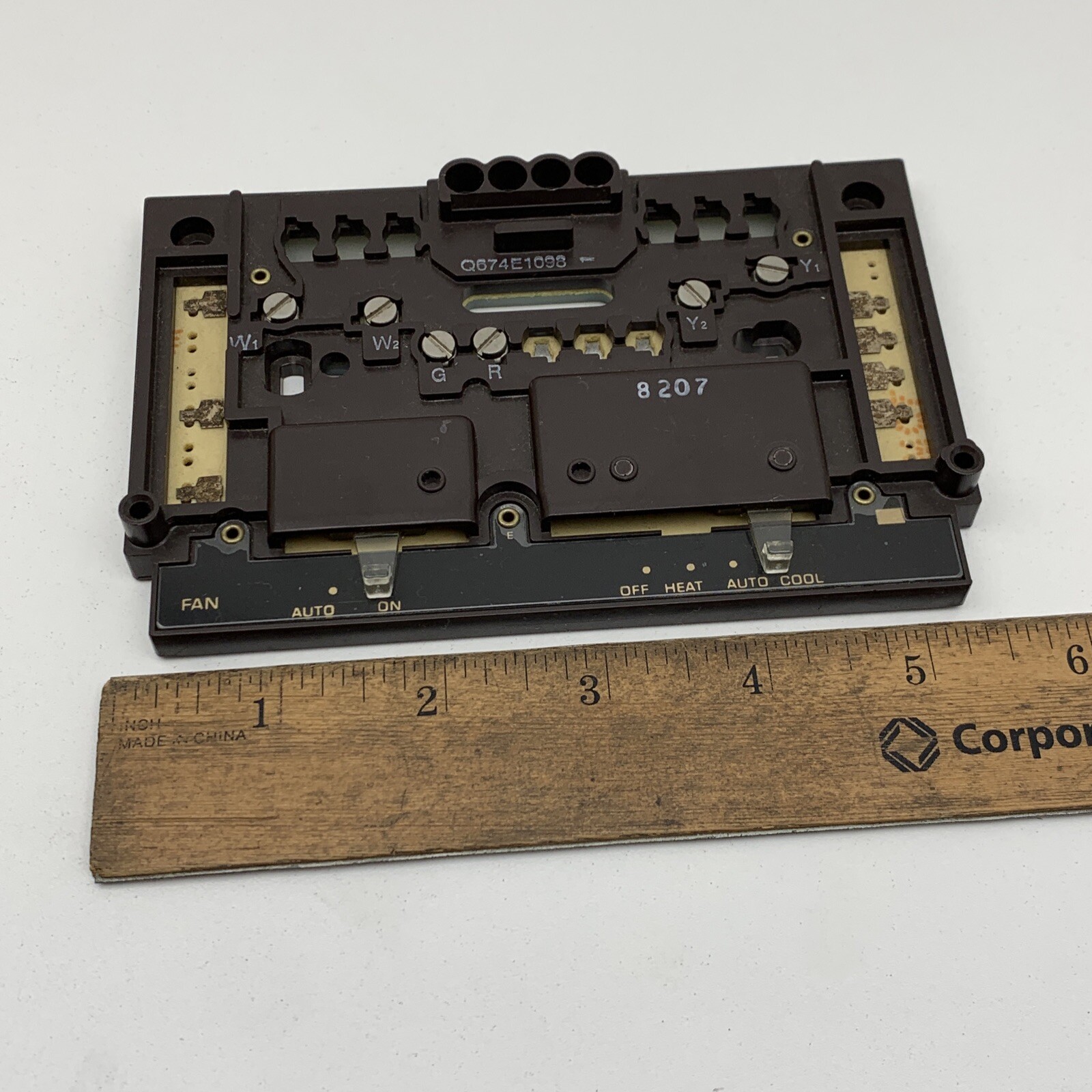 Honeywell Q674E 1098 Multi-Stage Thermostat Subbase OFF-HEAT-AUTO-COOL