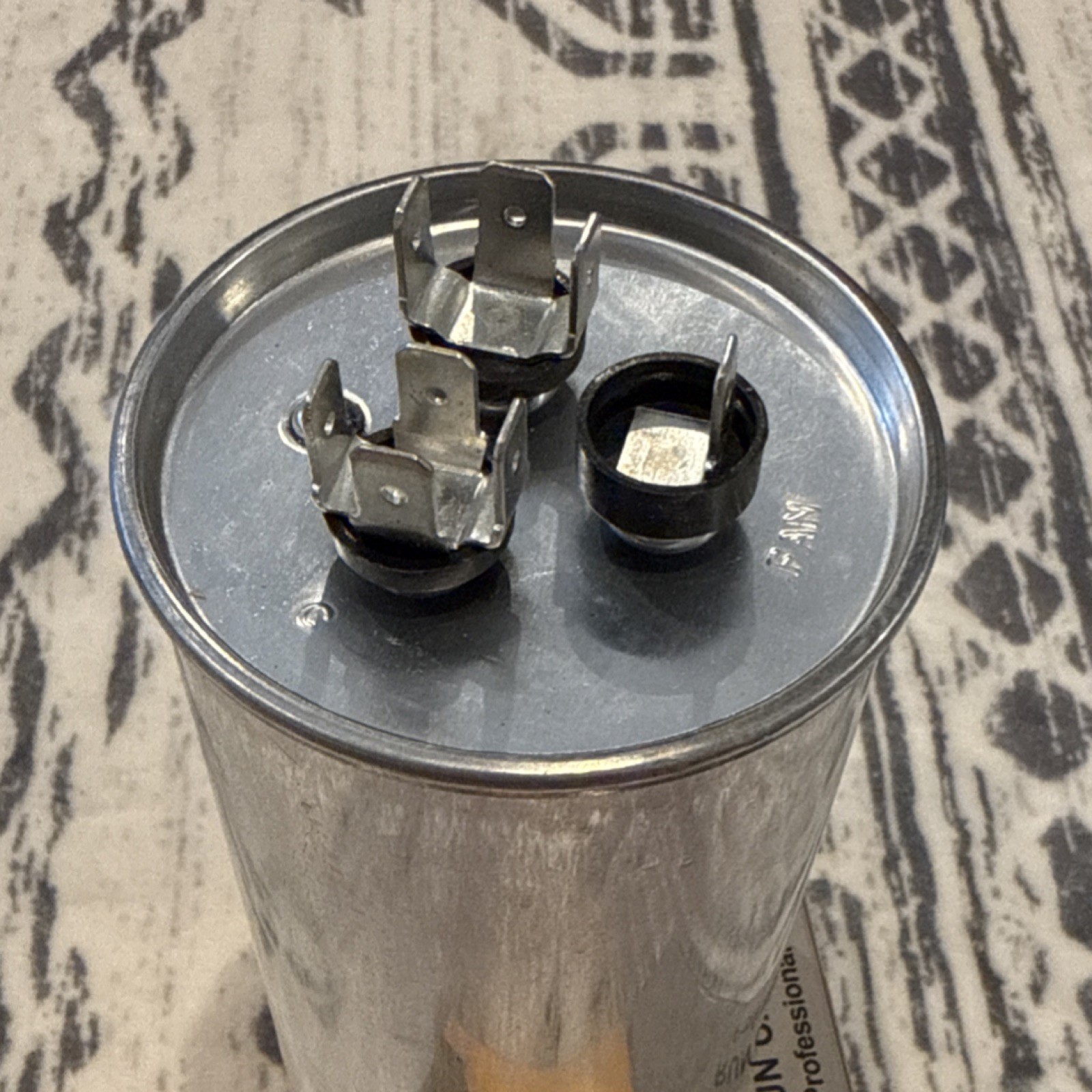 Titan Pro Motor Run Capacitor 55+5 µF Round 440/370 VAC TRCFD555