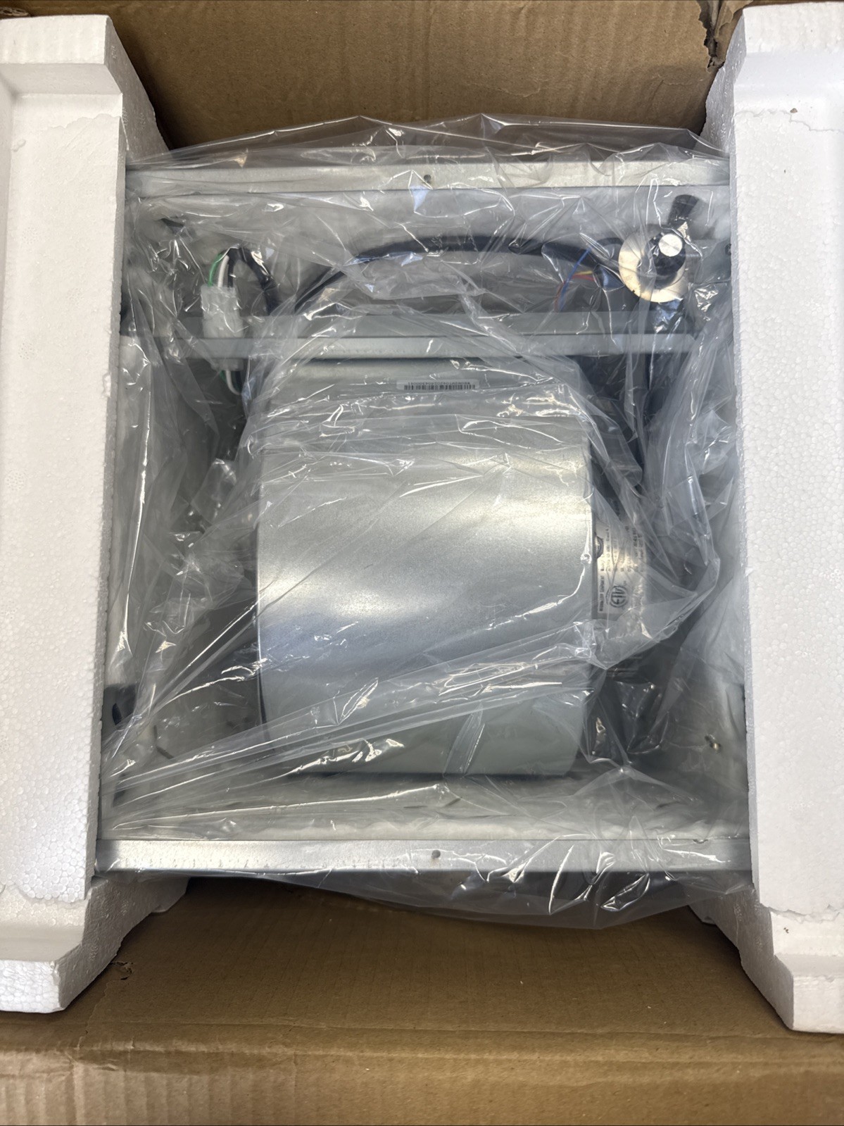 Canarm CBF300 Commercial Bathroom Exhaust Fan, 115VAC, 320 Max CFM, 2.9 Sones