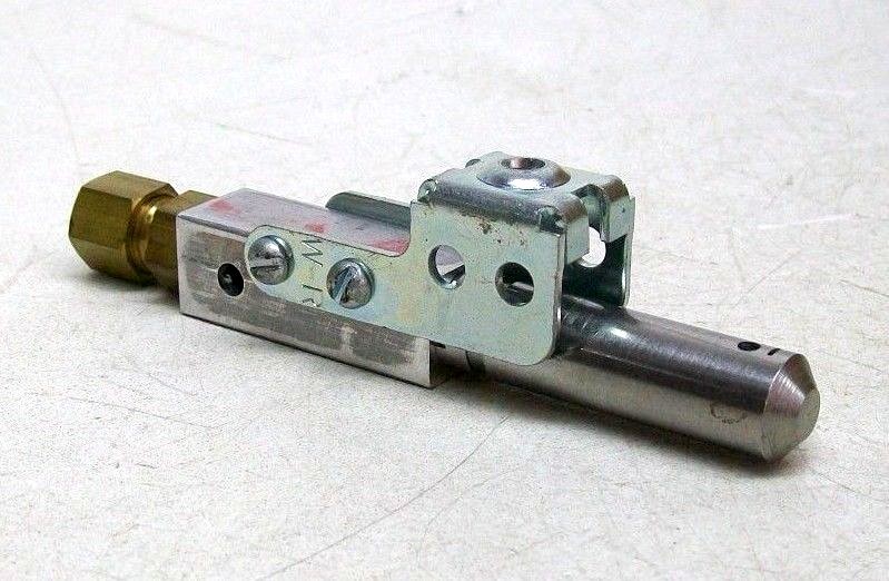 NOS WHITE-RODGERS 30A07-1 PILOT BURNER .0225 ORIFICE & MOUNTING PLATE AP