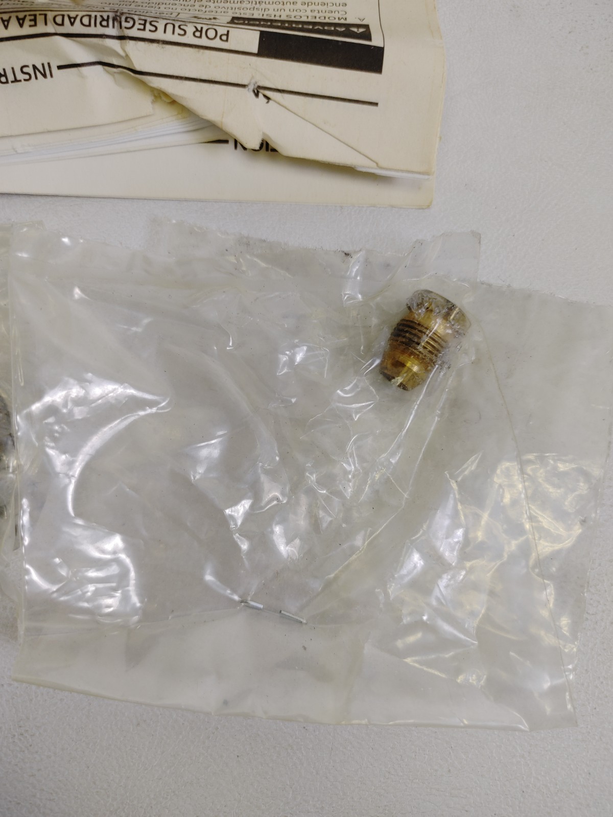 White-Rodgers Model 36H32-304 GAS VALVE UNUSED IN A WORN BOX