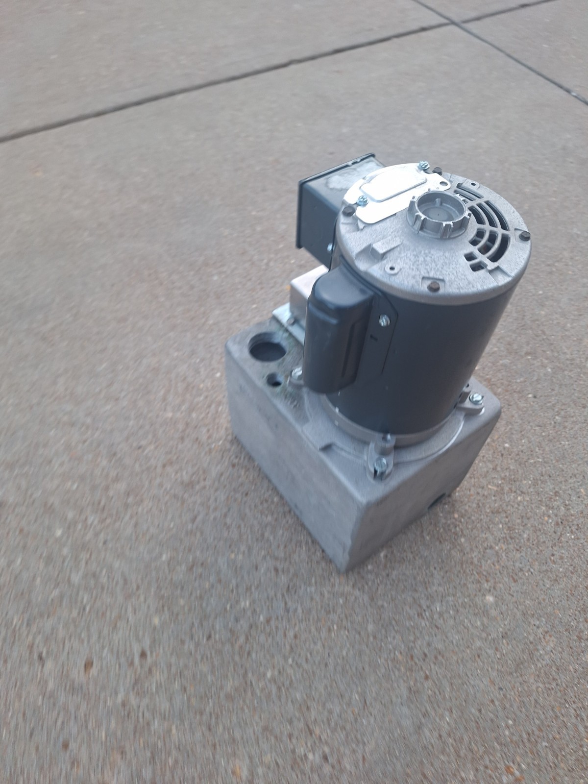 L4X-115/230 HARTELL Condensate Removal Pump: 115/230V AC, 2 gal Tank, 1/2 hp, 45