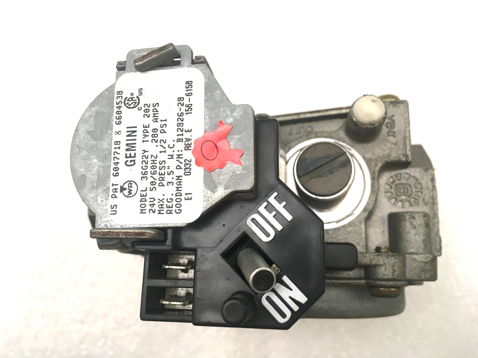 WR GEMINI 36G22Y Type 202 FURNACE GAS VALVE B12826-28 used #G132