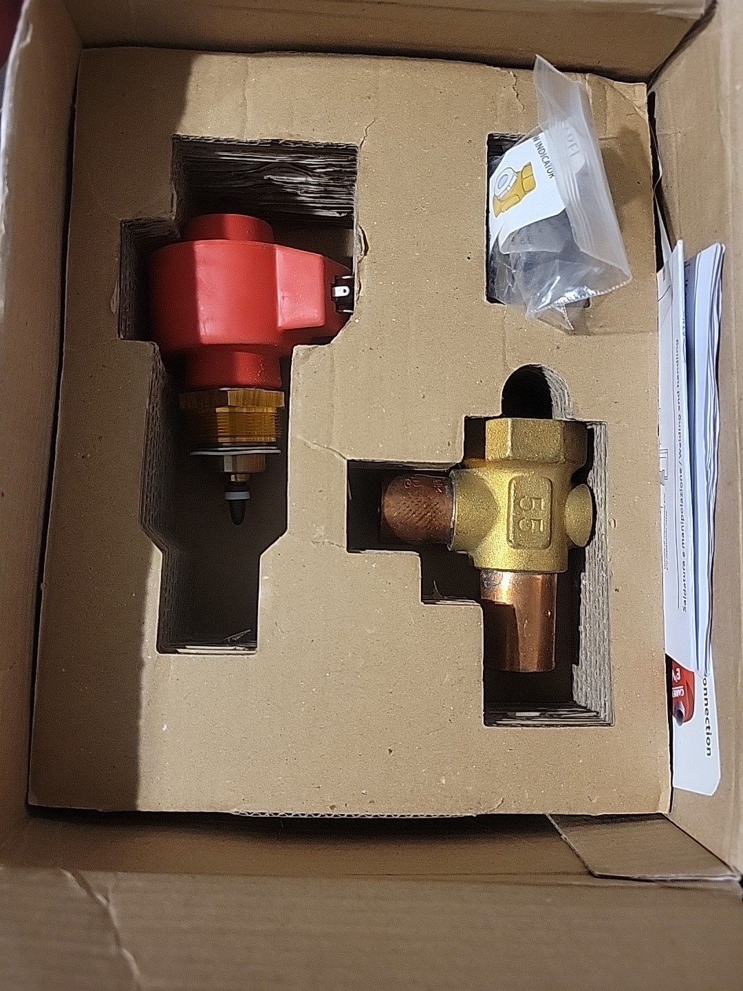 Carel E3V55SWR00 Electronic Expansion Valve 3/4 – 7/8 W/Sight Glass