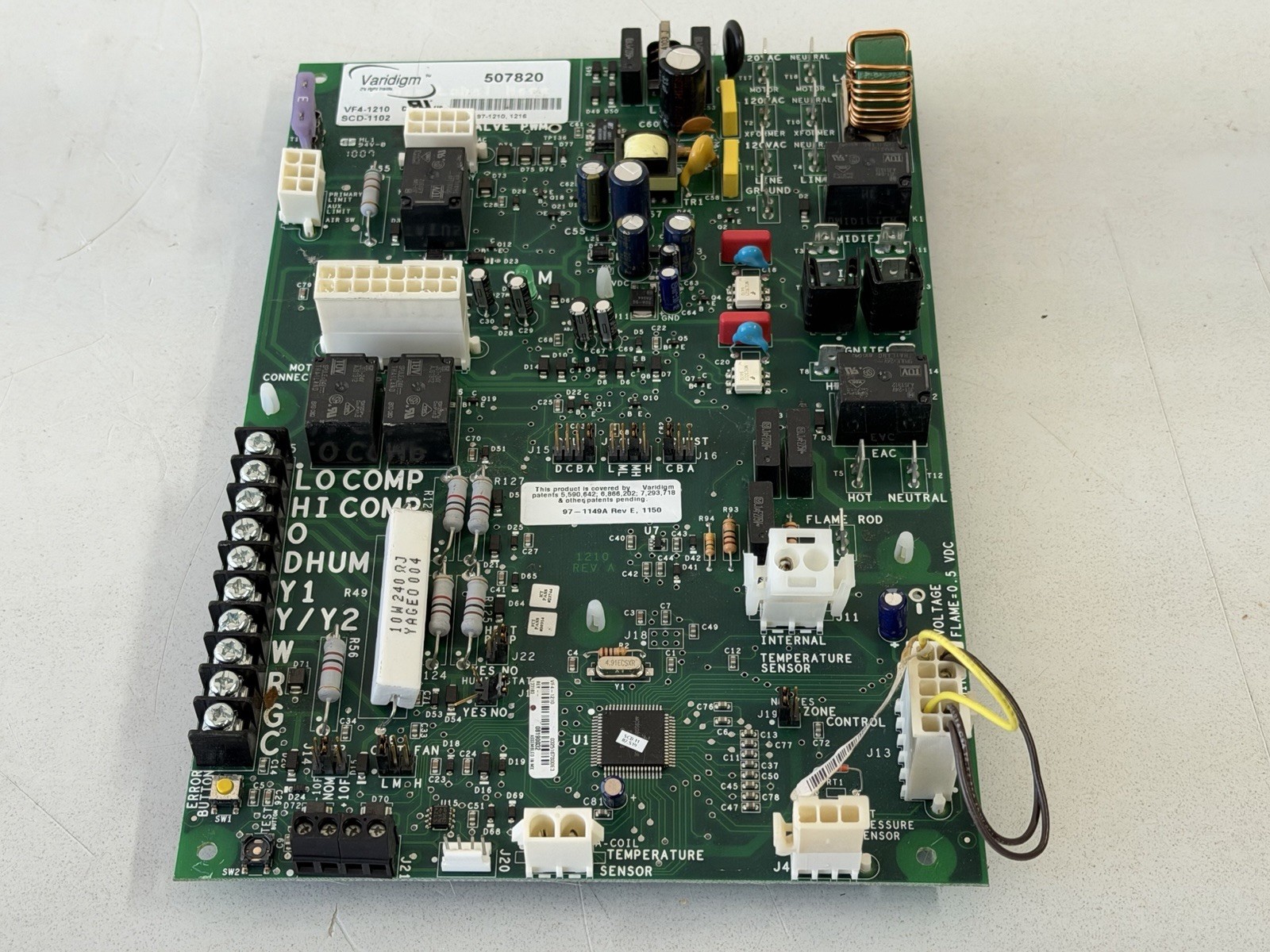 York Luxaire VARIDIGM 507820 Furnace Control Circuit Board D679A VF4-1210
