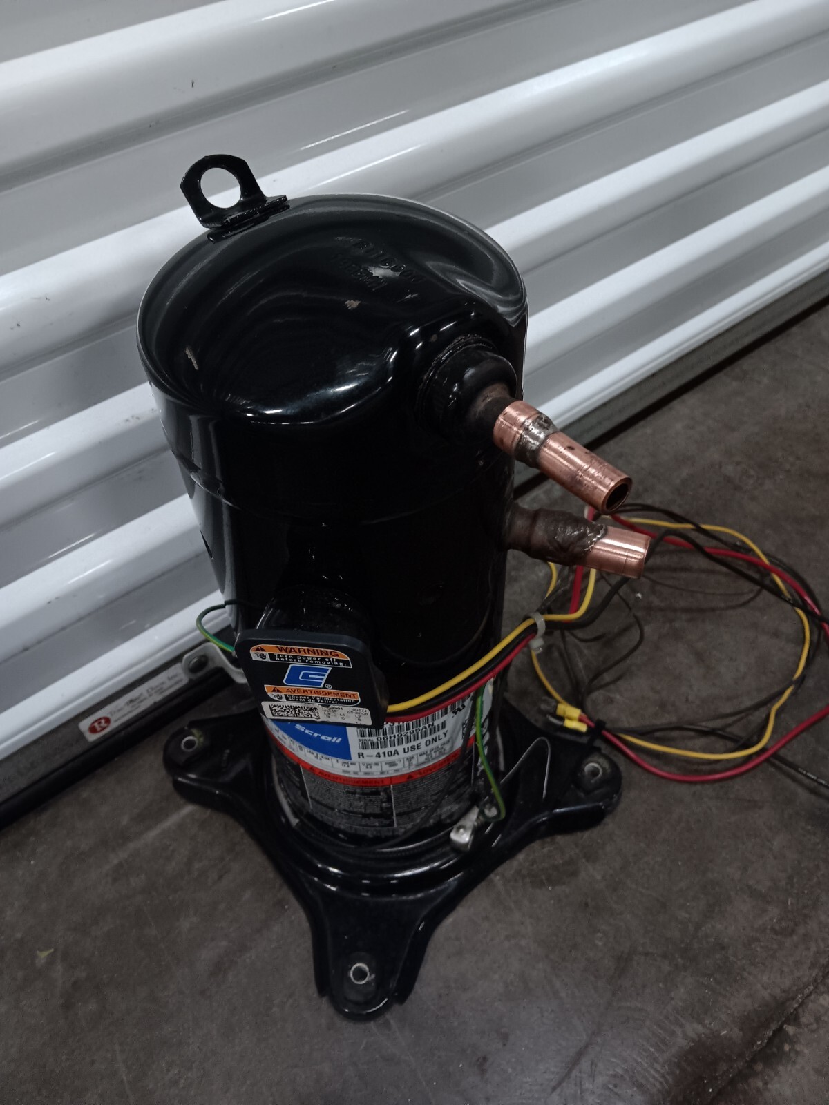 Copeland 2.5 Ton Scroll Compressor ZP31K5E-PFV-130 R410A 220V 1 PH used (S8T5)