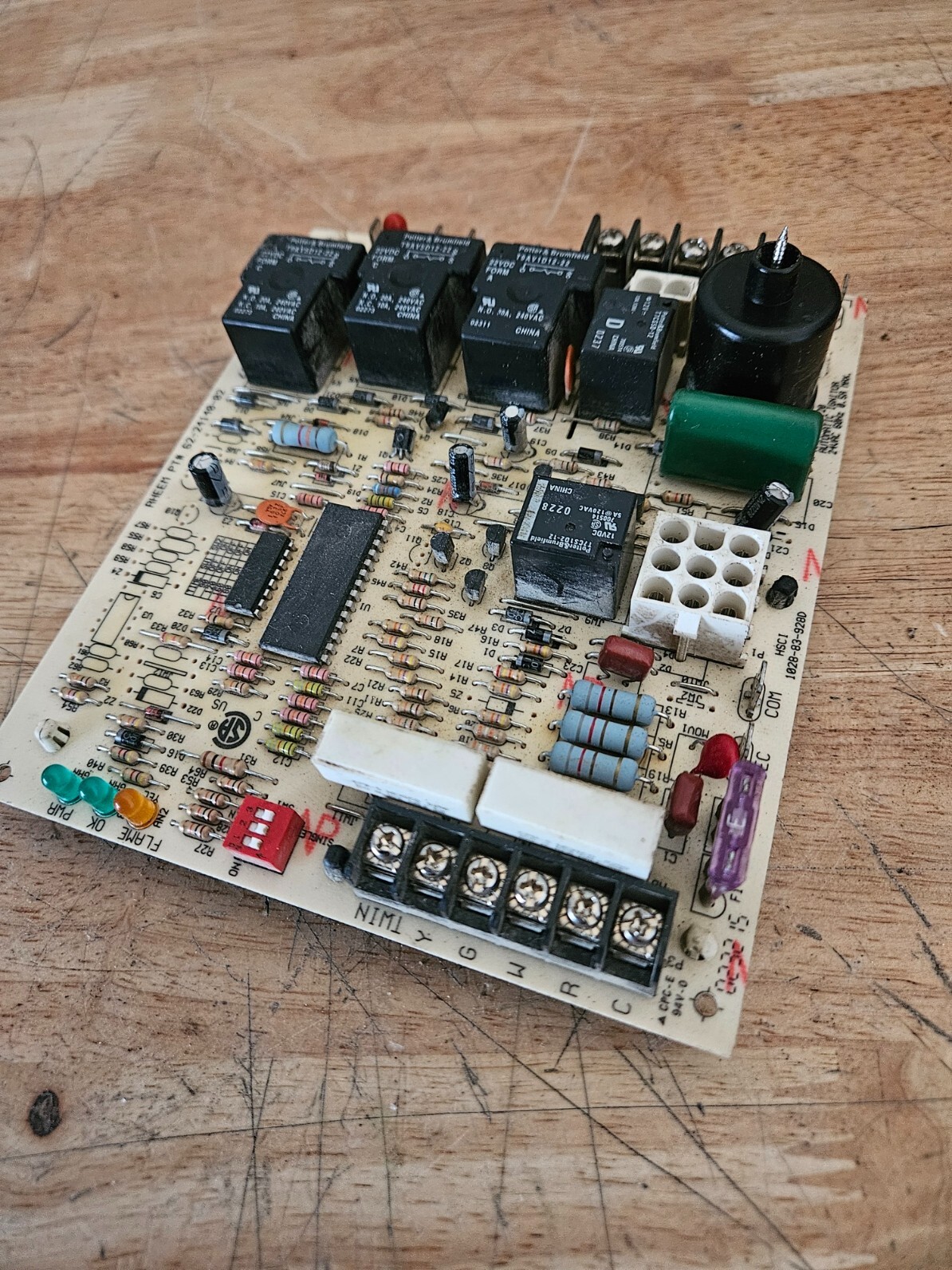 62-24140-02 Gas Furnace Control Circuit Board 1028-928 – 62-24140-04