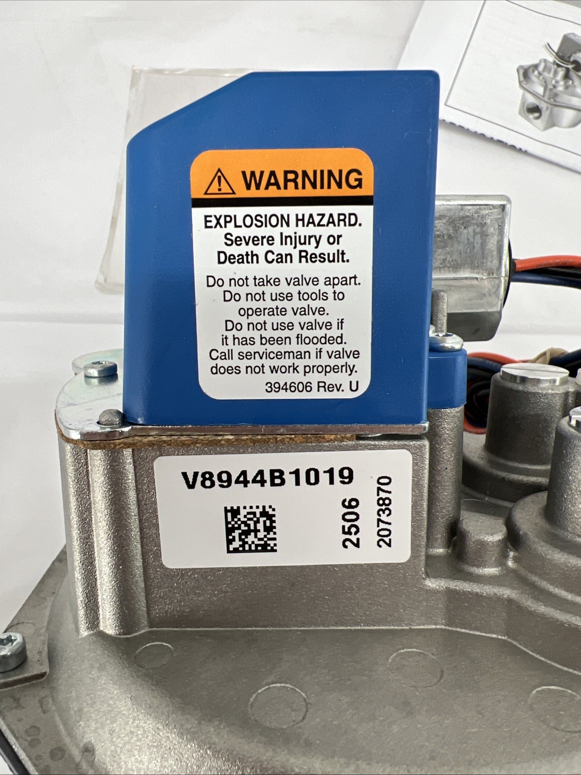Honeywell V8944B 1019 Diaphragm Gas Valve, 24V, 50/60 Hz, 1” NPT, 1/2 PSI, NG