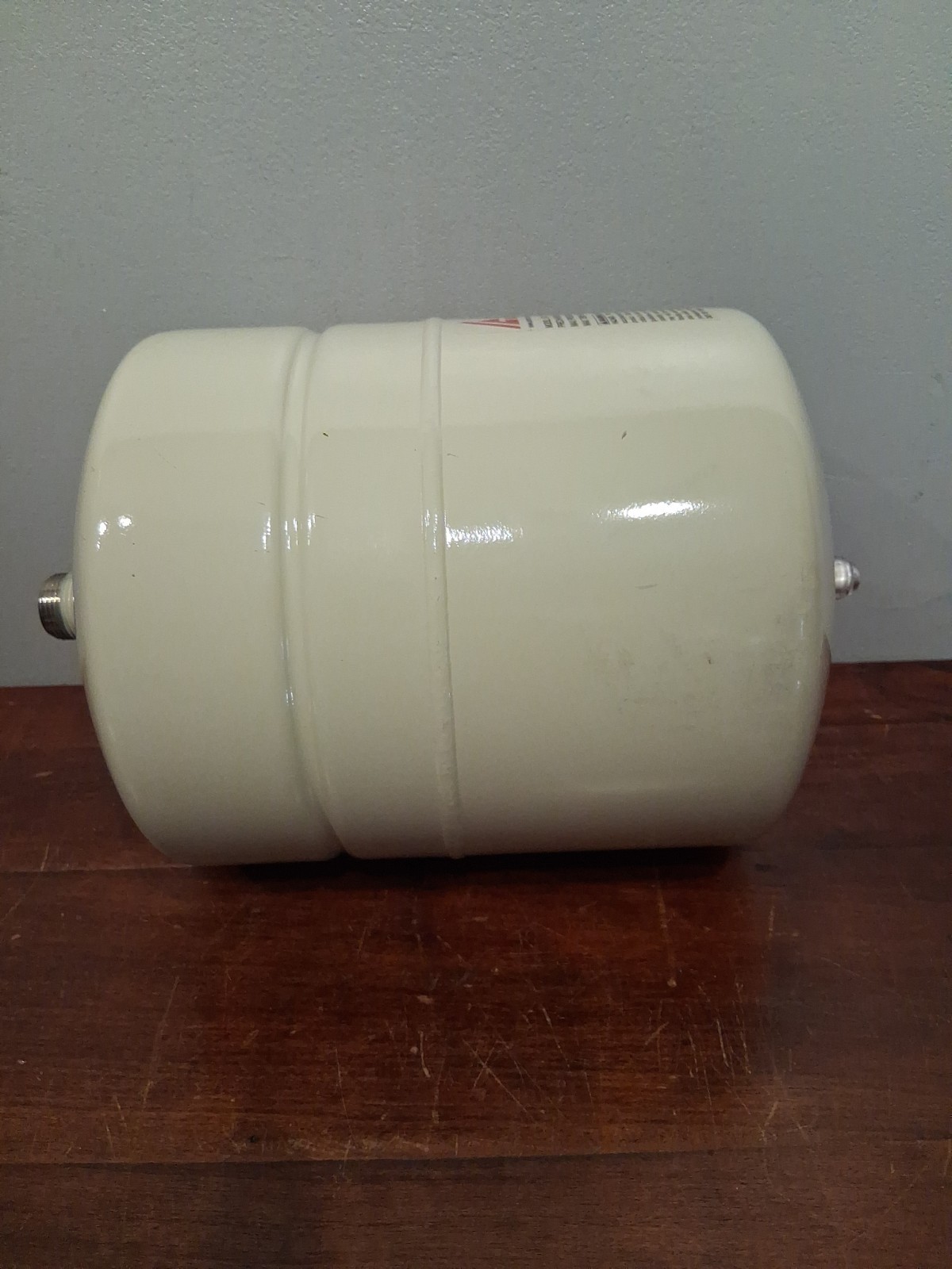 Amtrol Water Heater Expansion Tank 2.0 Gallon Volume *minor blemish* ST-5 L16