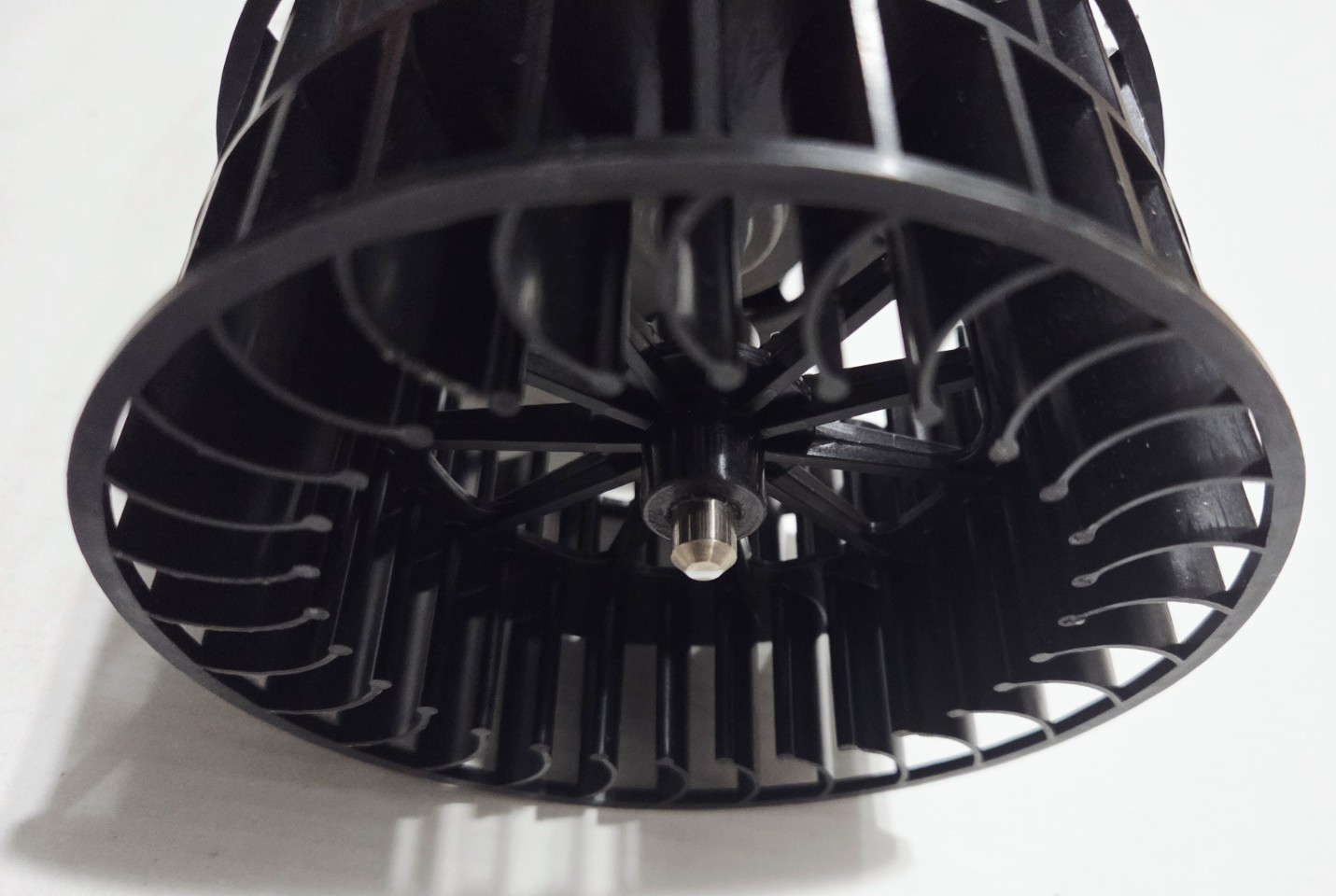 3946686 HVAC Blower Motor with Fan Cage for 2001-2009 for Volvo VHD, 2000-2004 &