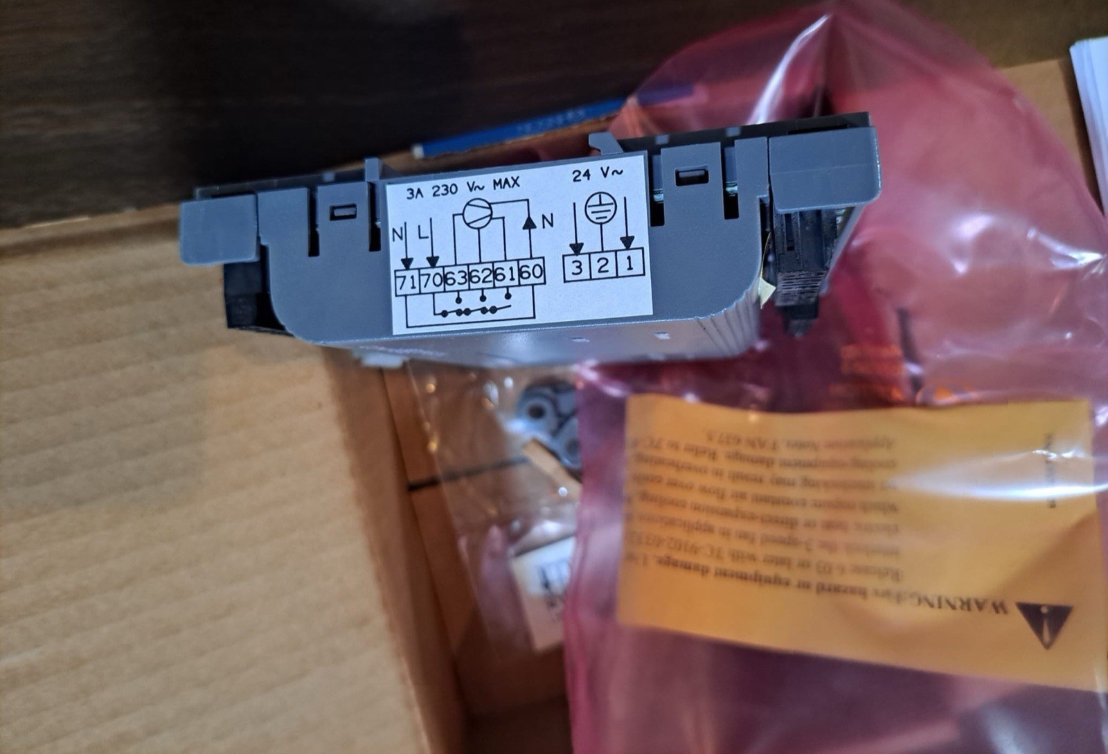 New Johnson Controls Controller TC-9102-0332 27-85057-21 Vers.4 Italy NextDayAir