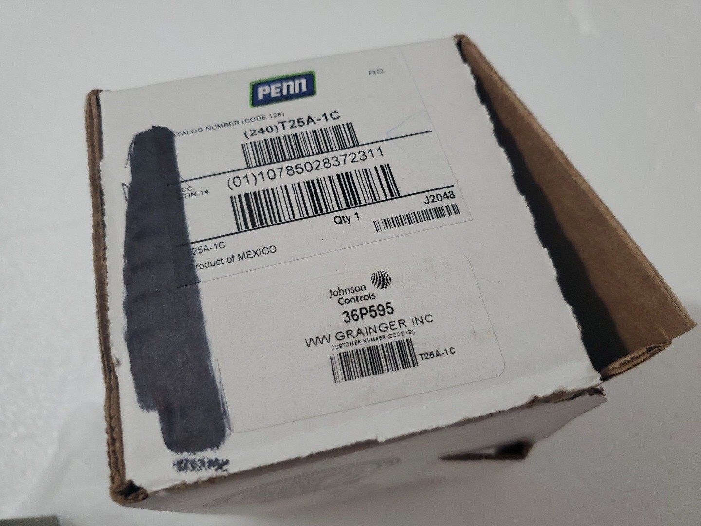 Johnson Controls/PENN T25A-1C Two Stage Room Thermostat NEW IN BOX – USA SELLER