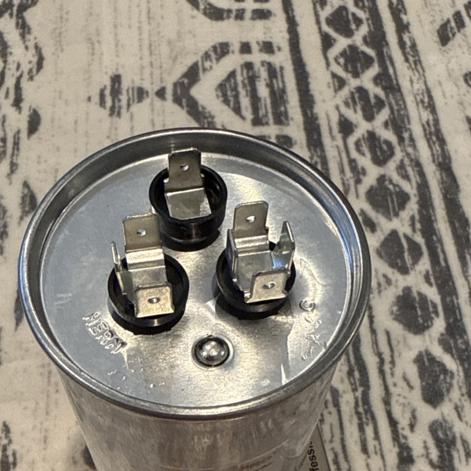 Titan Pro Motor Run Capacitor 55+5 µF Round 440/370 VAC TRCFD555