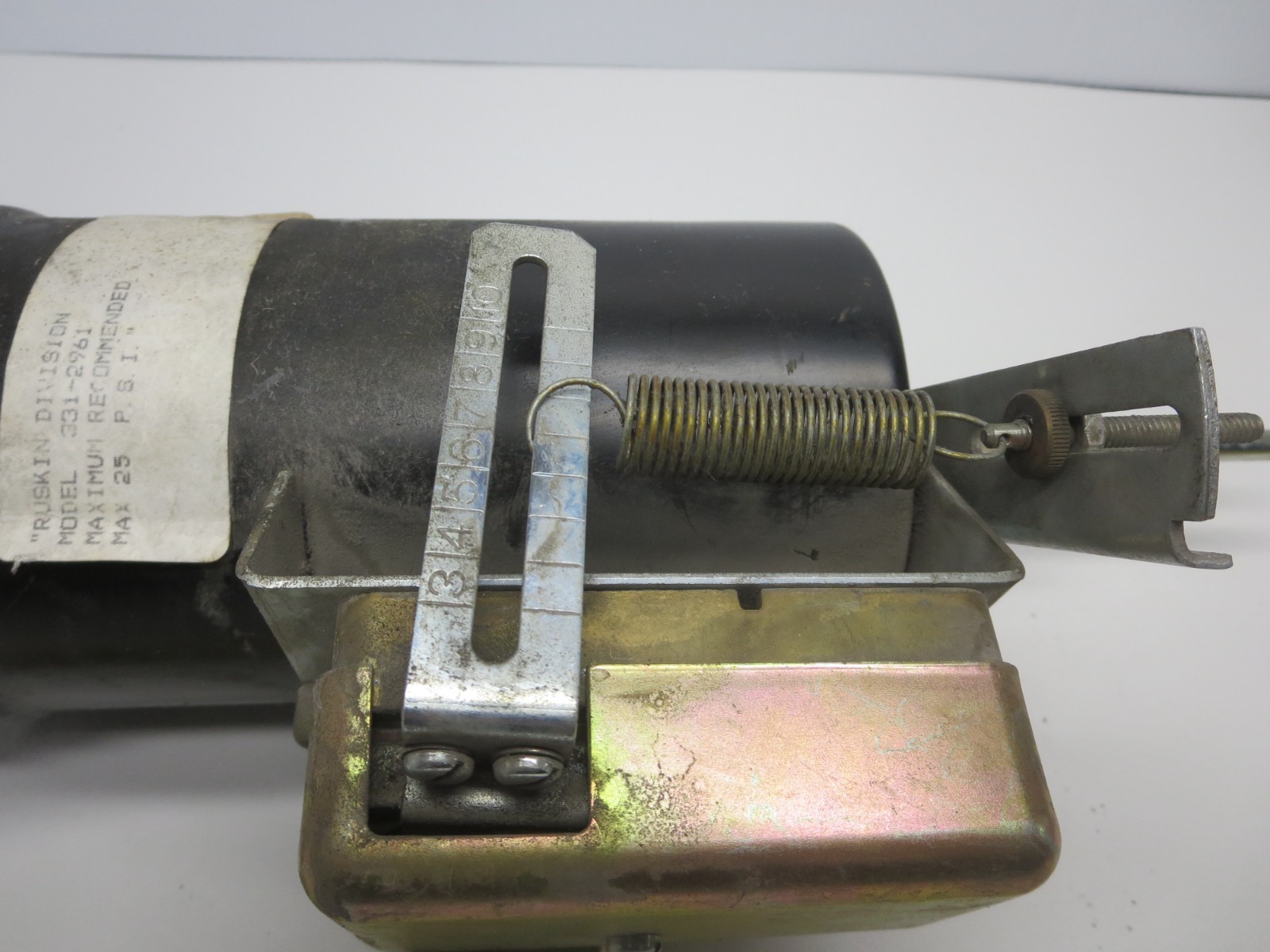 Ruskin Division 331-2961 Pneumatic Actuator W/Positioing Relay Used See Pics