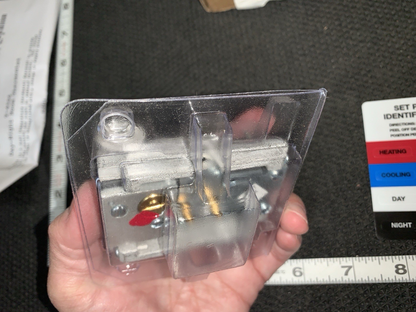 Johnson Controls T-4506-203 38Y176 Dual Temperature Thermostat Day Night