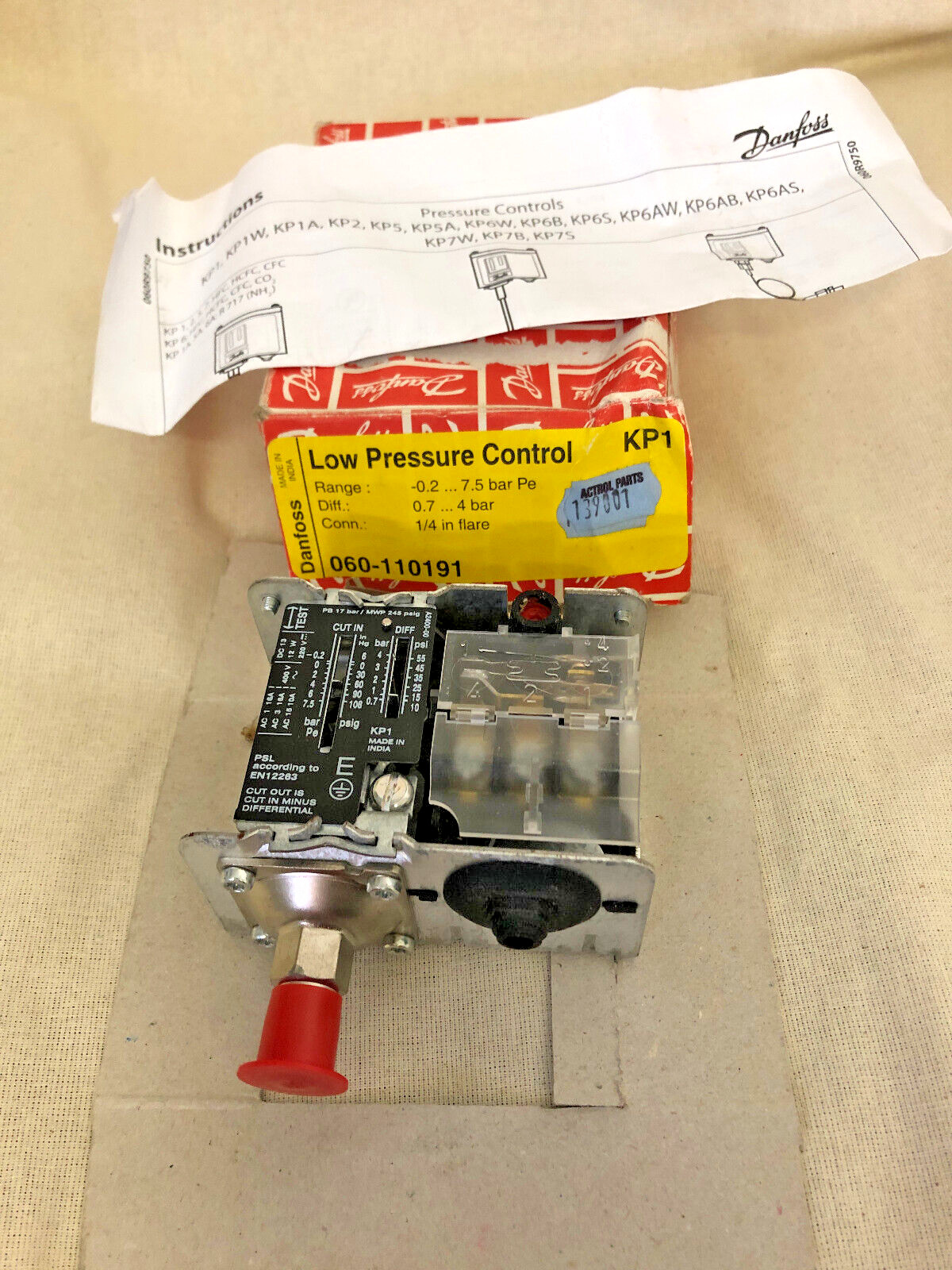 DANFOSS Low Pressure Control KP1 PN 060-110191 Range -0.2….7.5 Bar Pe 1/4″ Fla