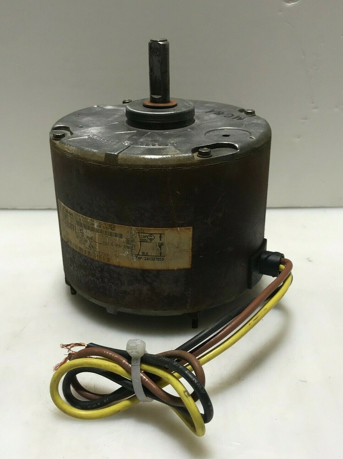 GE 5KCP39FGS071S Carrier HC39GE236A Condenser Fan Motor 1/4 HP 230V used #MC121