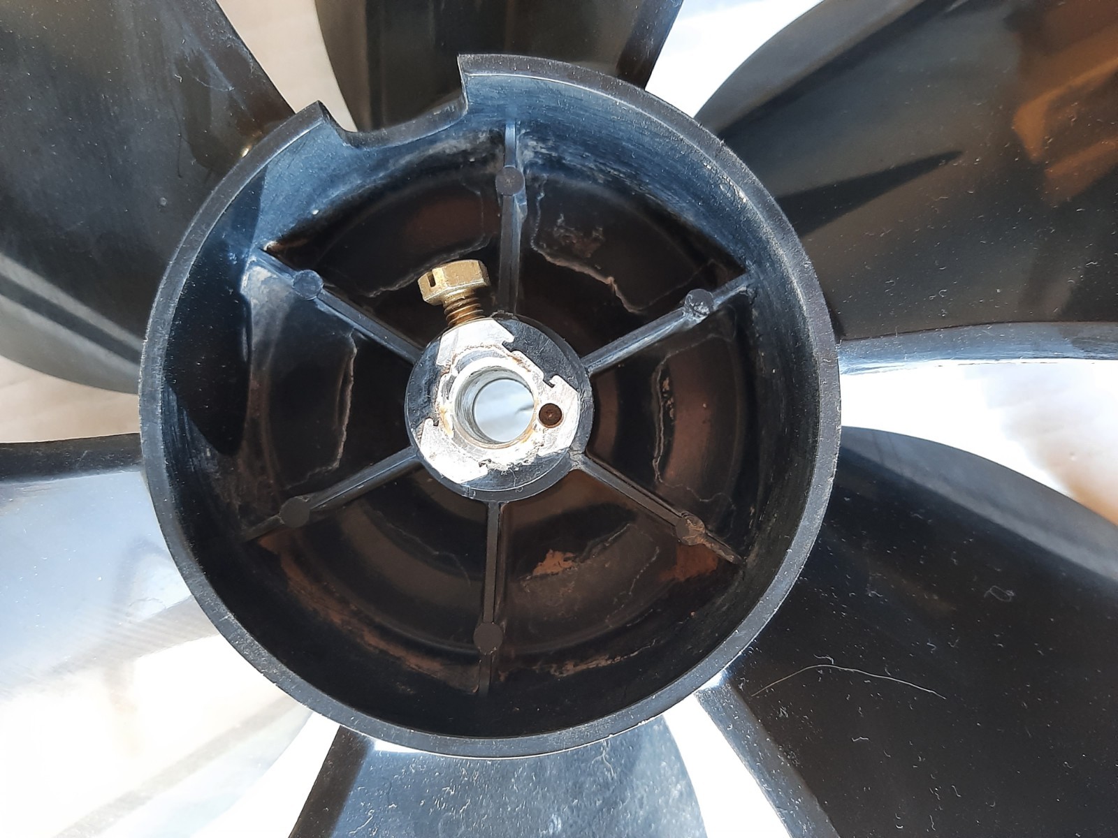 851-0-2502-137-00-0 Condenser Fan Blade 13 3/4″ Dia. .470 Hub