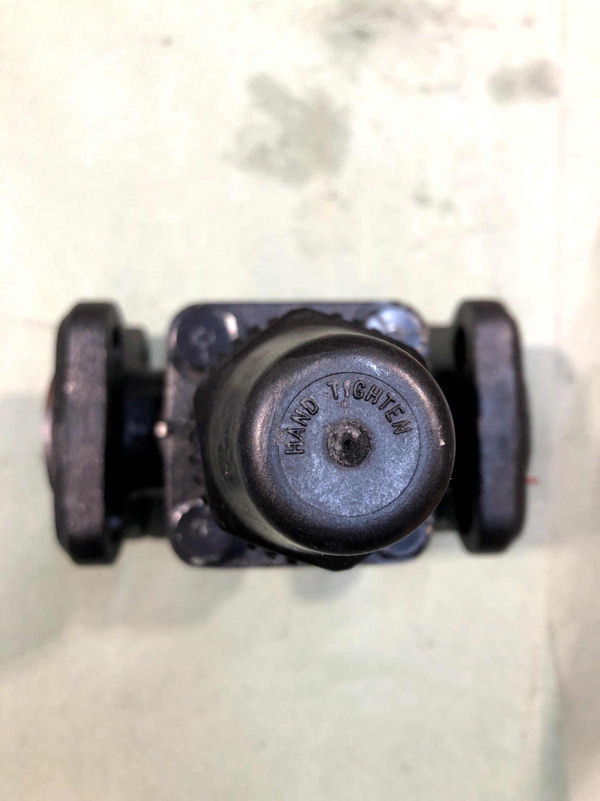 HENRY VALVE C151B-2C SHUT OFF VALVE PACKED GLOBE FLANGED 1-1/4″ AMMONIA NEW