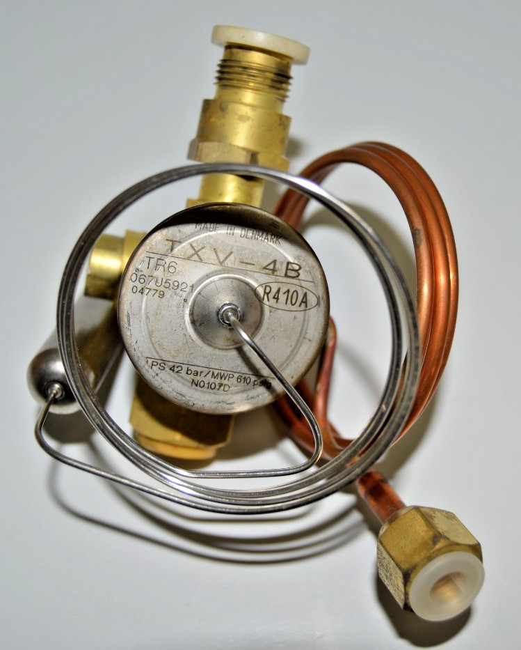 DANFOSS 1TVM4B1 TXV EXPANSION VALVE R-410A, 5/8″ Inlet, 5/8″ Outlet NEW SURPLUS