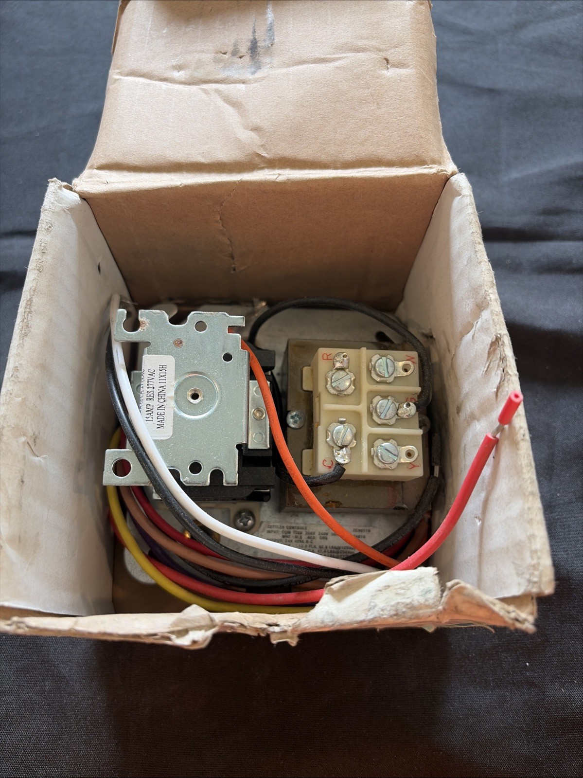 ZC90119 ZETTLER CONTROL MARS 24010 FAN CENTER RELAY and TRANSFORMER —— NEW