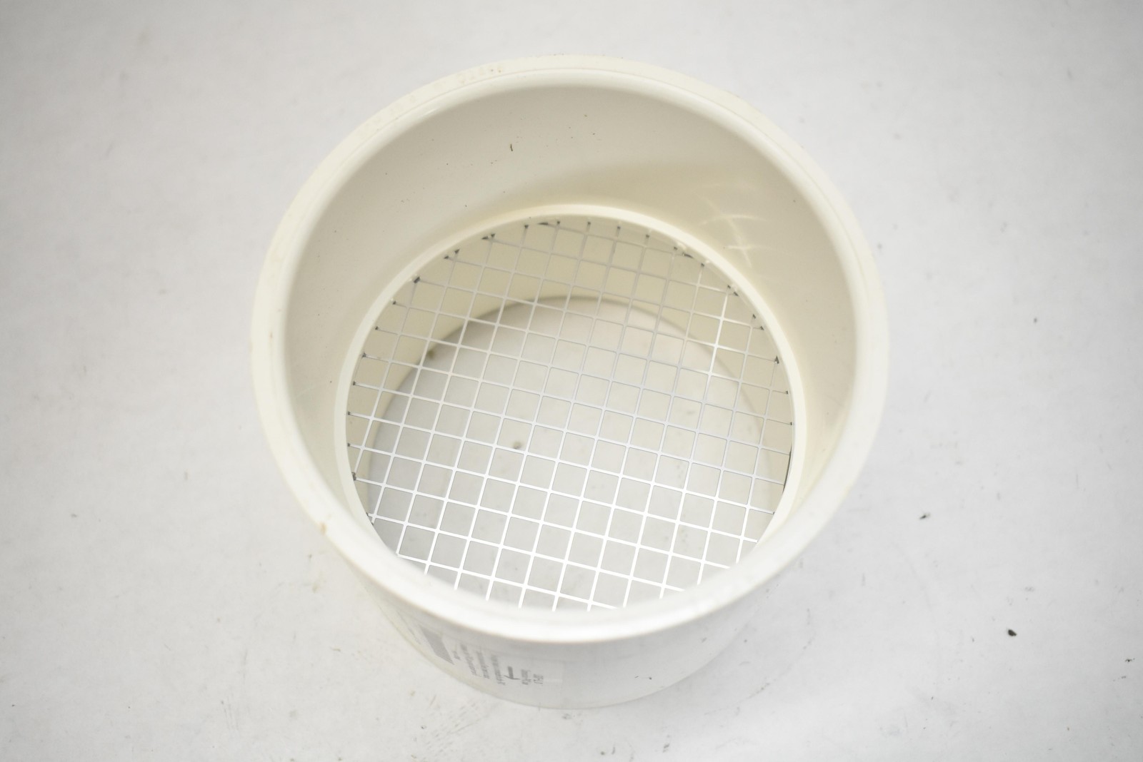 LGQF-LL NEW-PVC 4 Inch White Round Vent Cap PVC Steel Mesh O-Degree HVAC Pipe