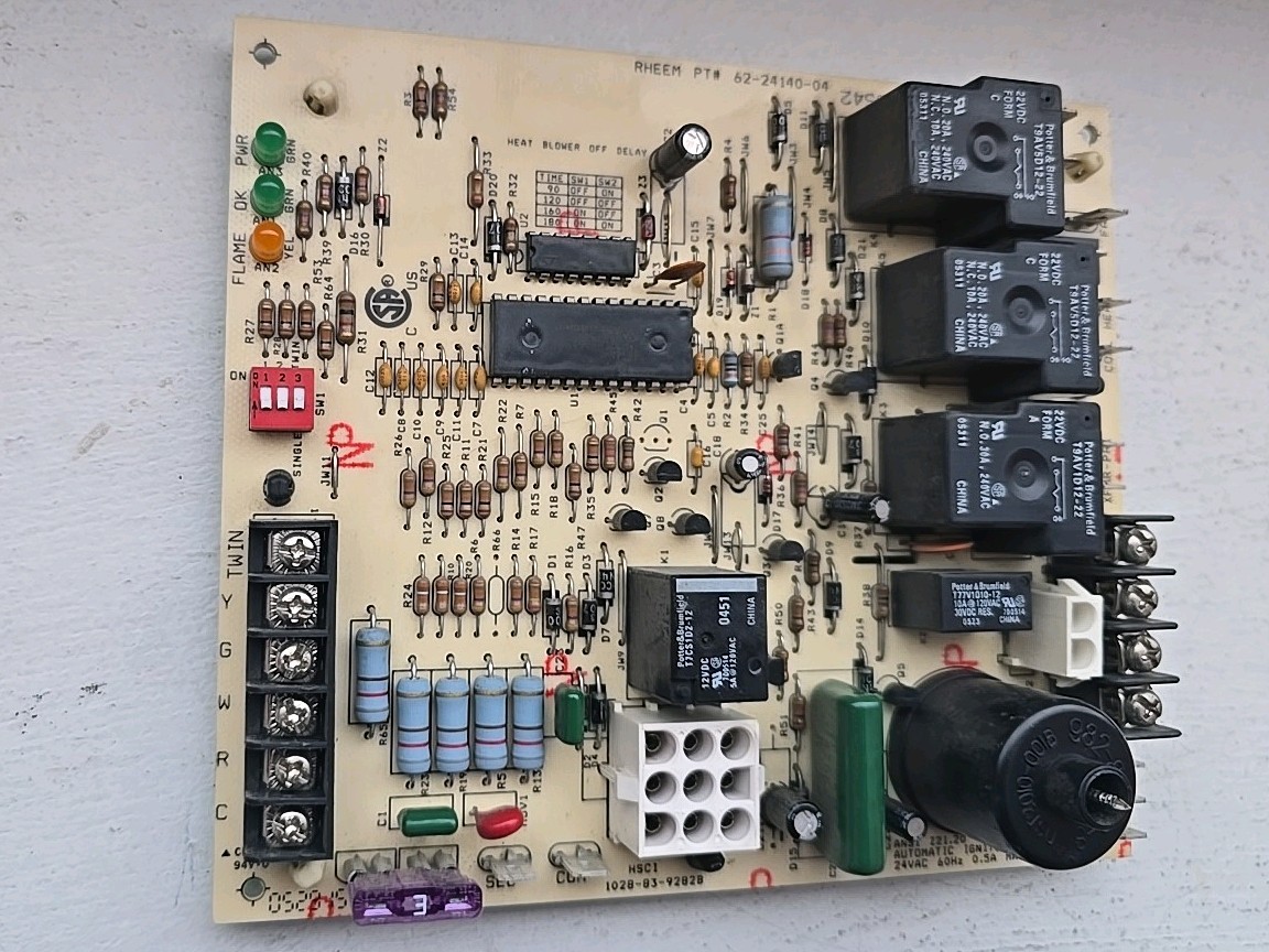 Furnace Control Board 1028-83-9282B, 62-24140-04, 1028-928A Num#493