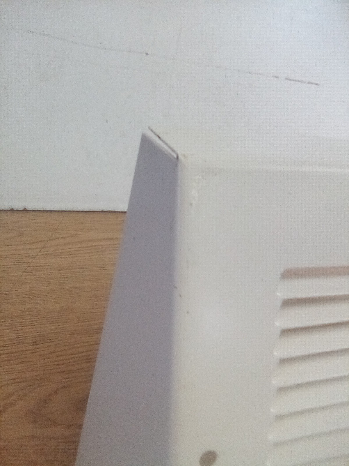 Triangular Baseboard Return Air Grille 3-3/4″ Depth, White”READ DESCRIPTION “