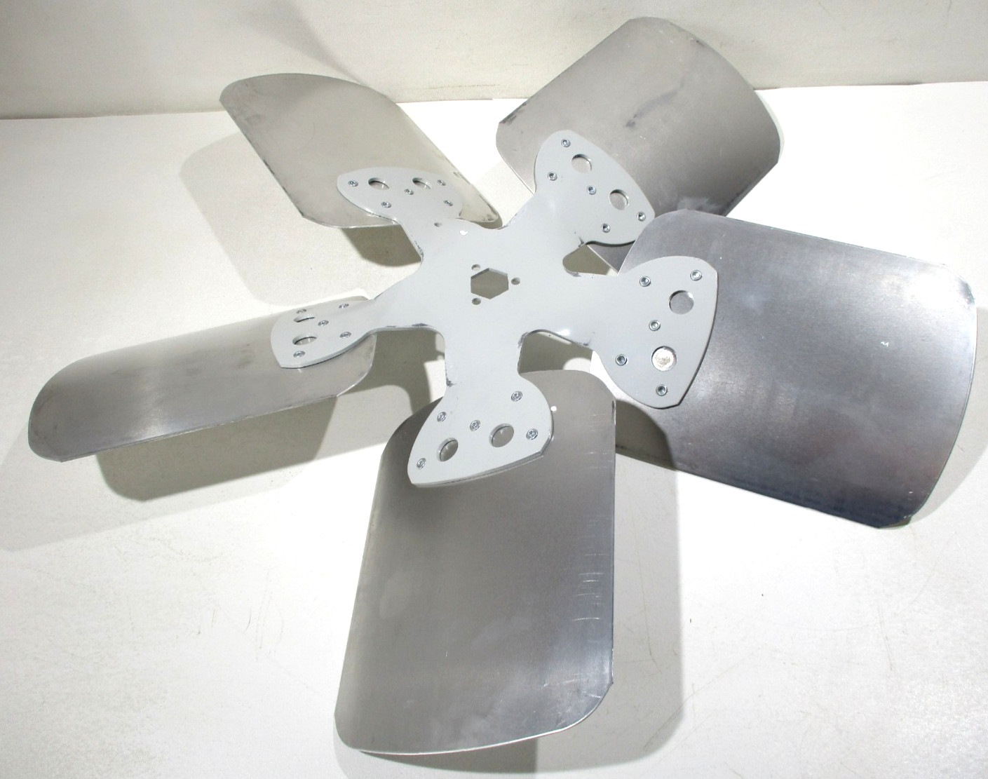 Lau 60561701 24″ Fan Blade CW Rotation 27 Degree Pitch 5 Blades