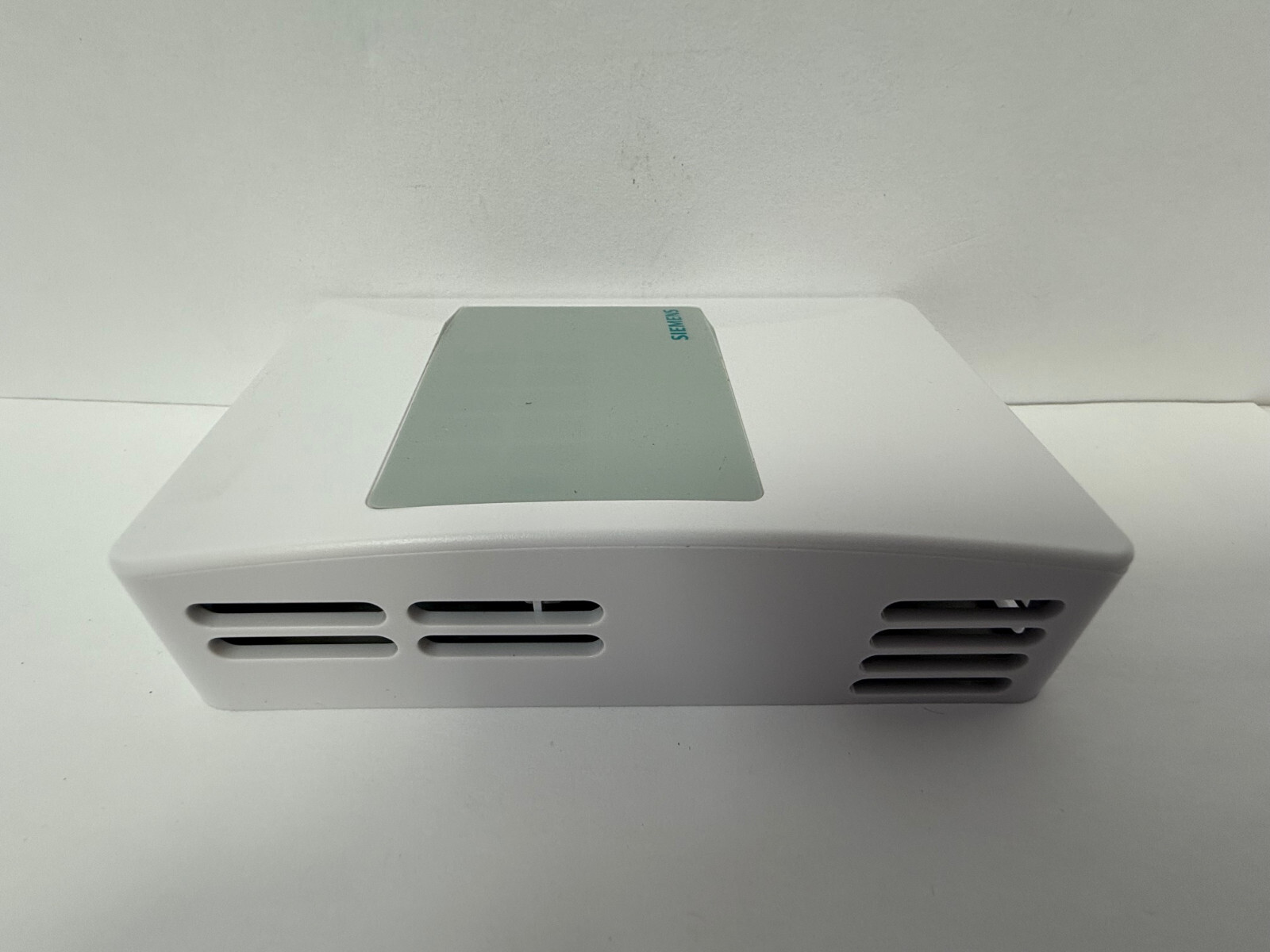 SIEMENS QAA22SS.EWSN ROOM TEMPERATURE SENSOR RTS NEW OPEN BOX