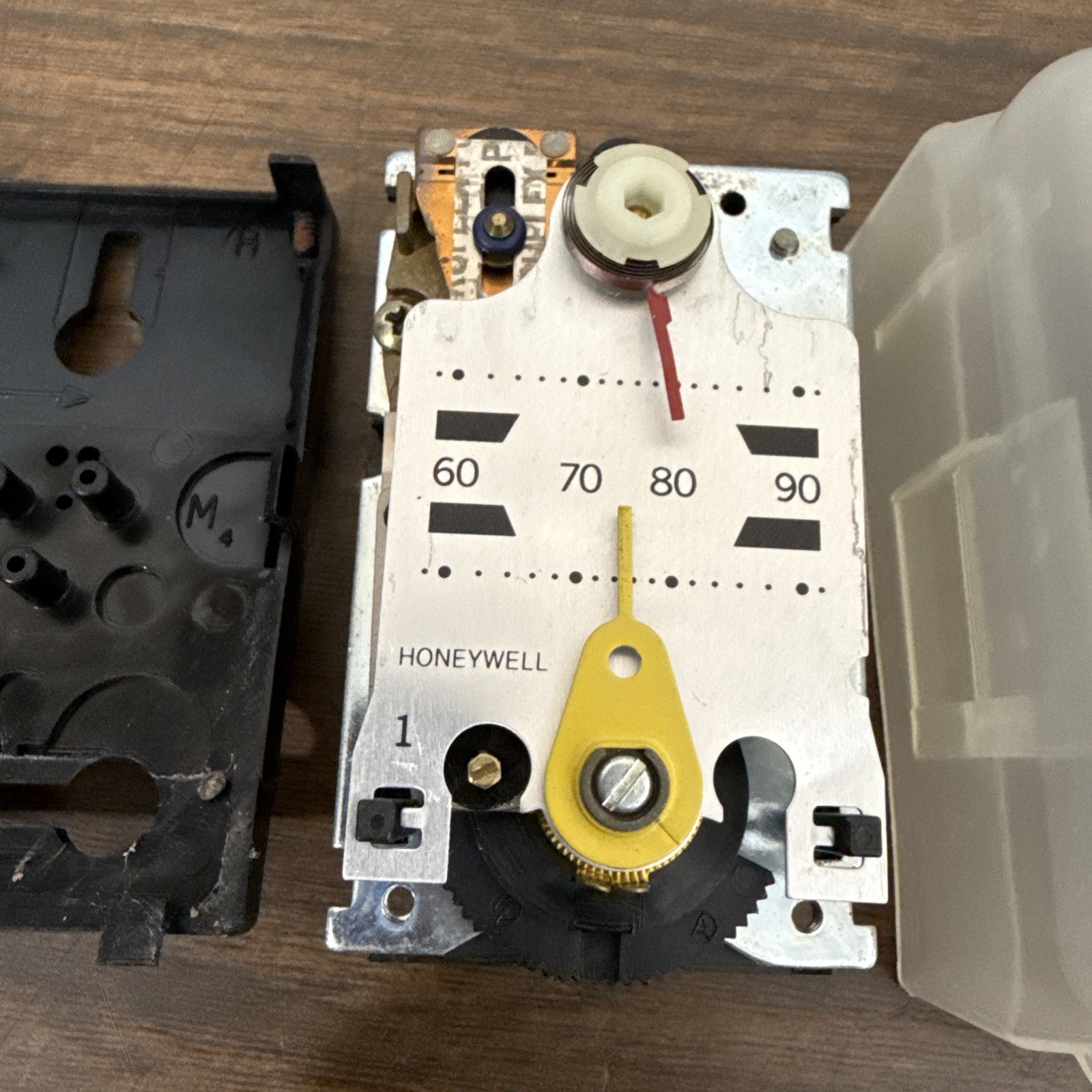 Honeywell TP970B 2002 4 Pneumatic Thermostat Reverse Acting 60-90°F (New No Box)