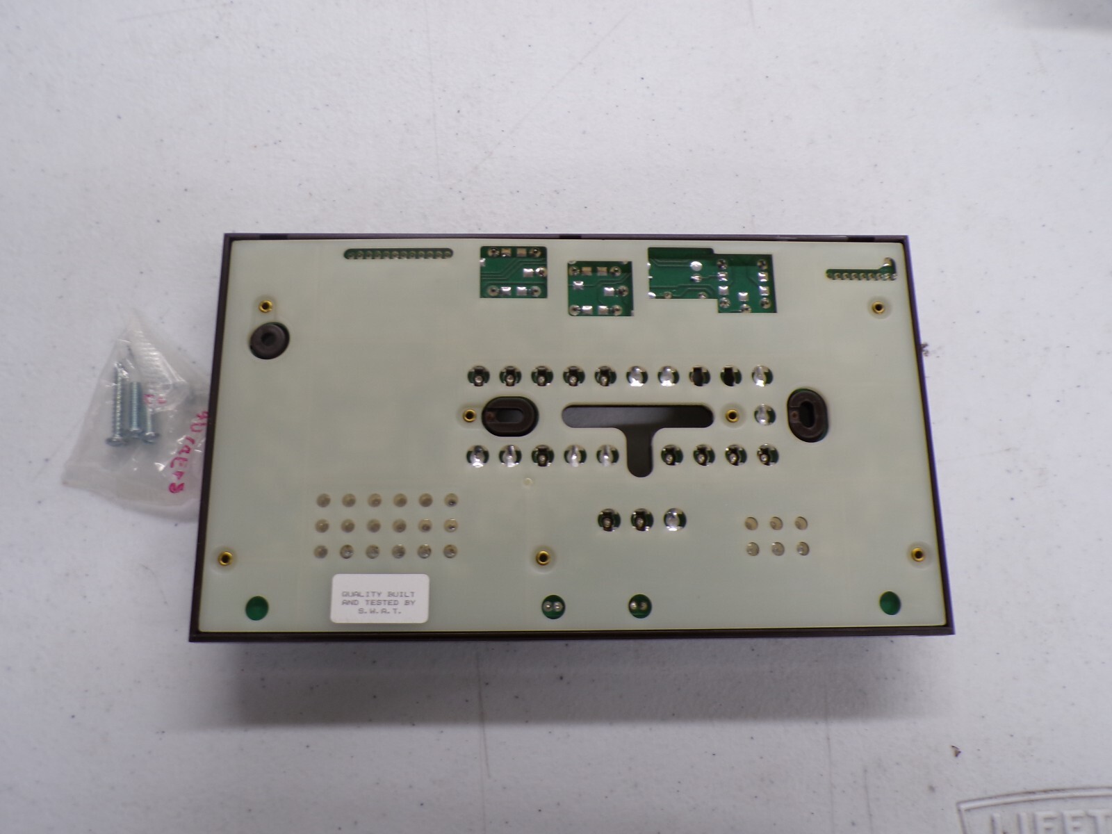 Q7300B1008-HONE HONEYWELL SUBBASE HT/OFF/CL/AU 1H1C 2H2C