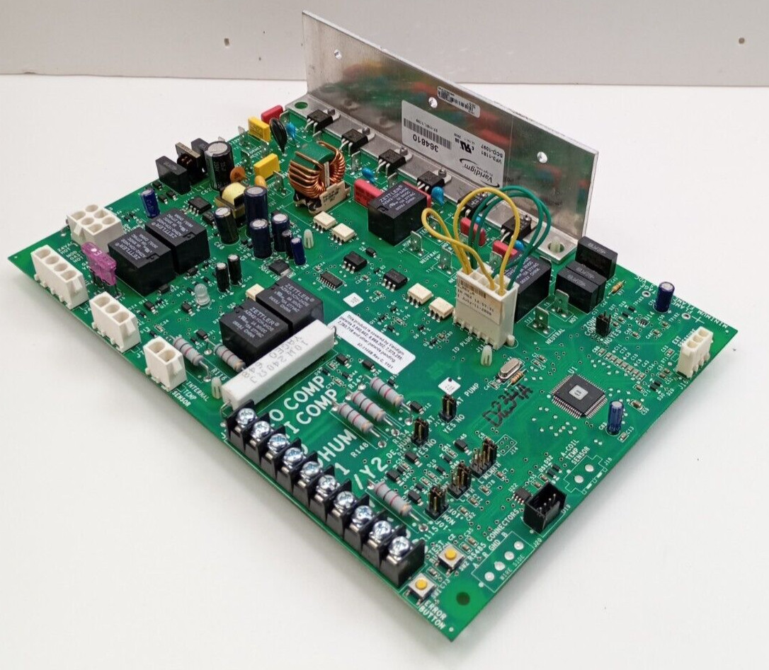 York Luxaire Varidigm 364810 Control Board VF3-1181 SCD-1097 used #D234A