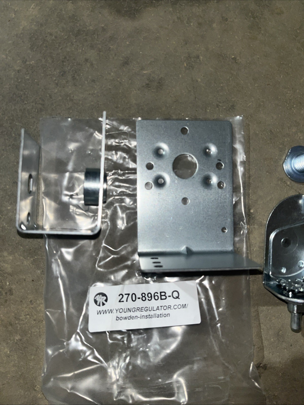 Young Regulator 270-896B-Q