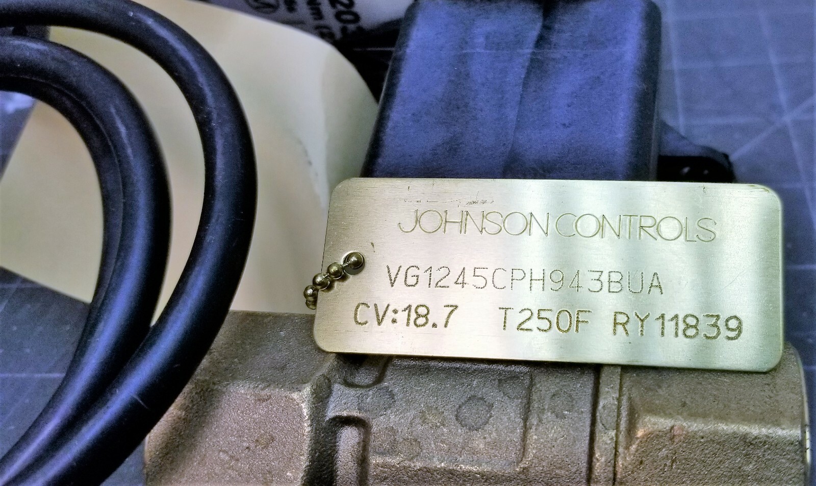 JOHNSON CONTROLS 1” 2-WAY BALL VALVE 18.7Cv 85-264V 2Pos N/C NEW [A8BC]
