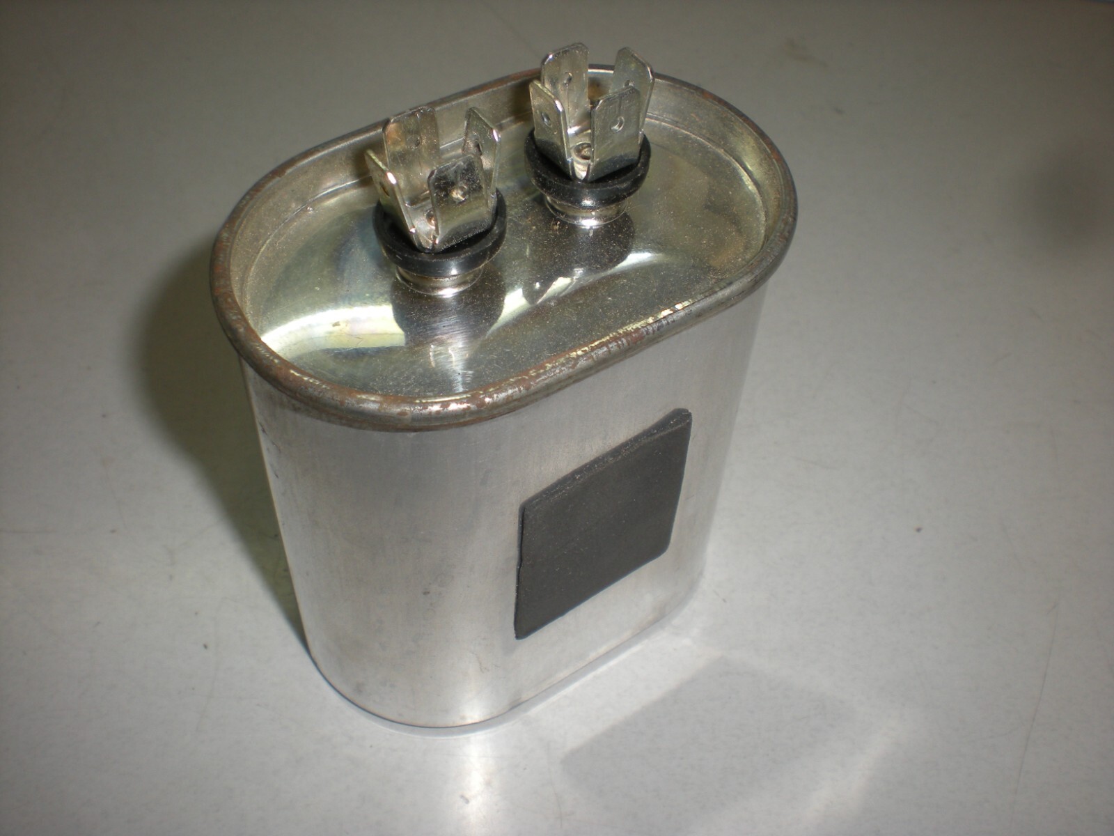 CBB65-5 Run Capacitor – 35uF +/- 5% – 370VAC – Removed from a Skymark S-Series