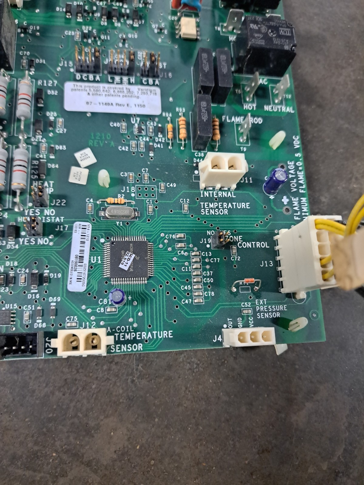 York Luxaire VARIDIGM 507820 Control Circuit Board SCD-1099 VF4-1210
