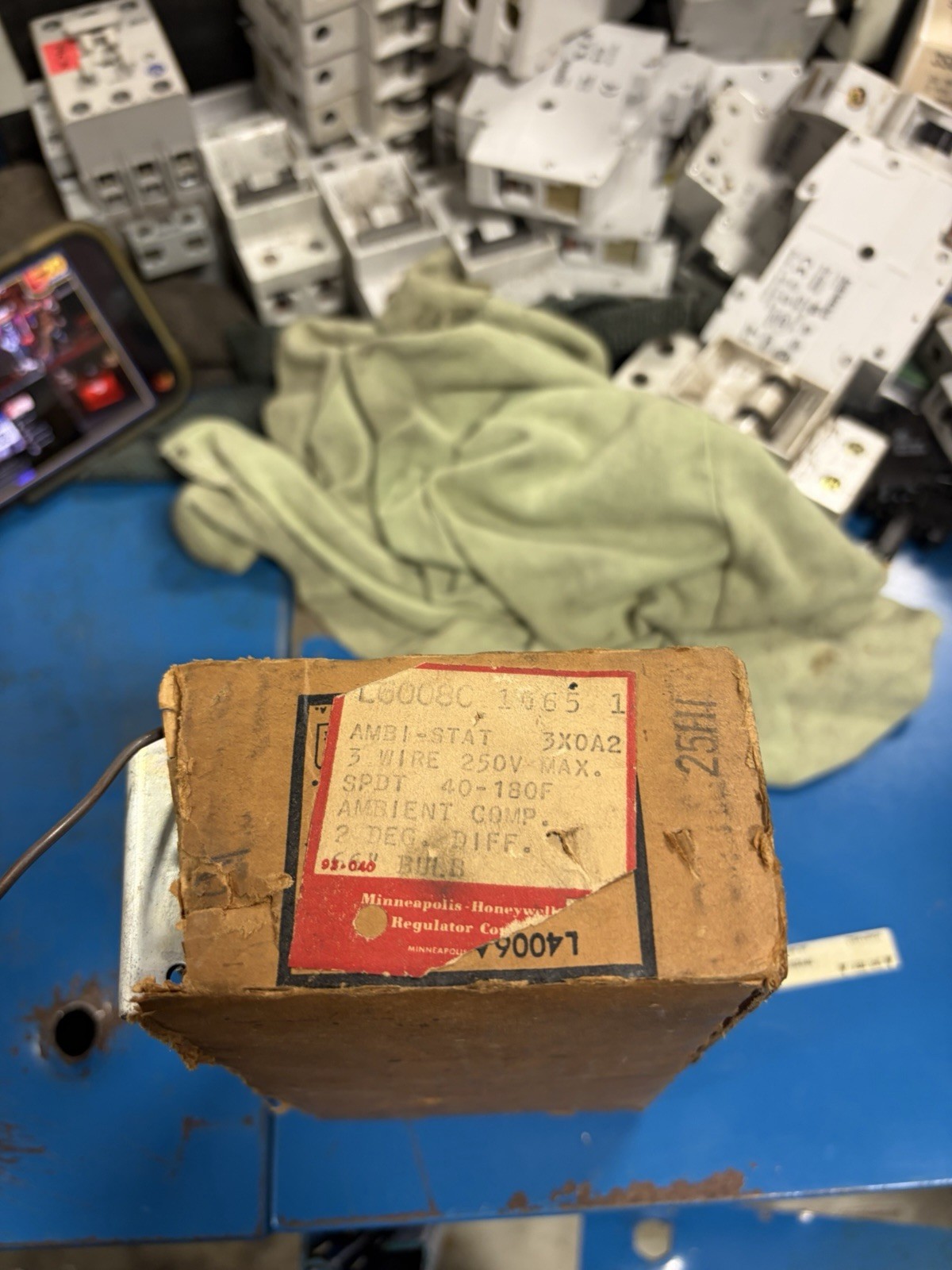 NEW OPEN BOX HONEYWELL L6008C 1665 1 AMBI-STAT CONTROLLER SPDT RANGE