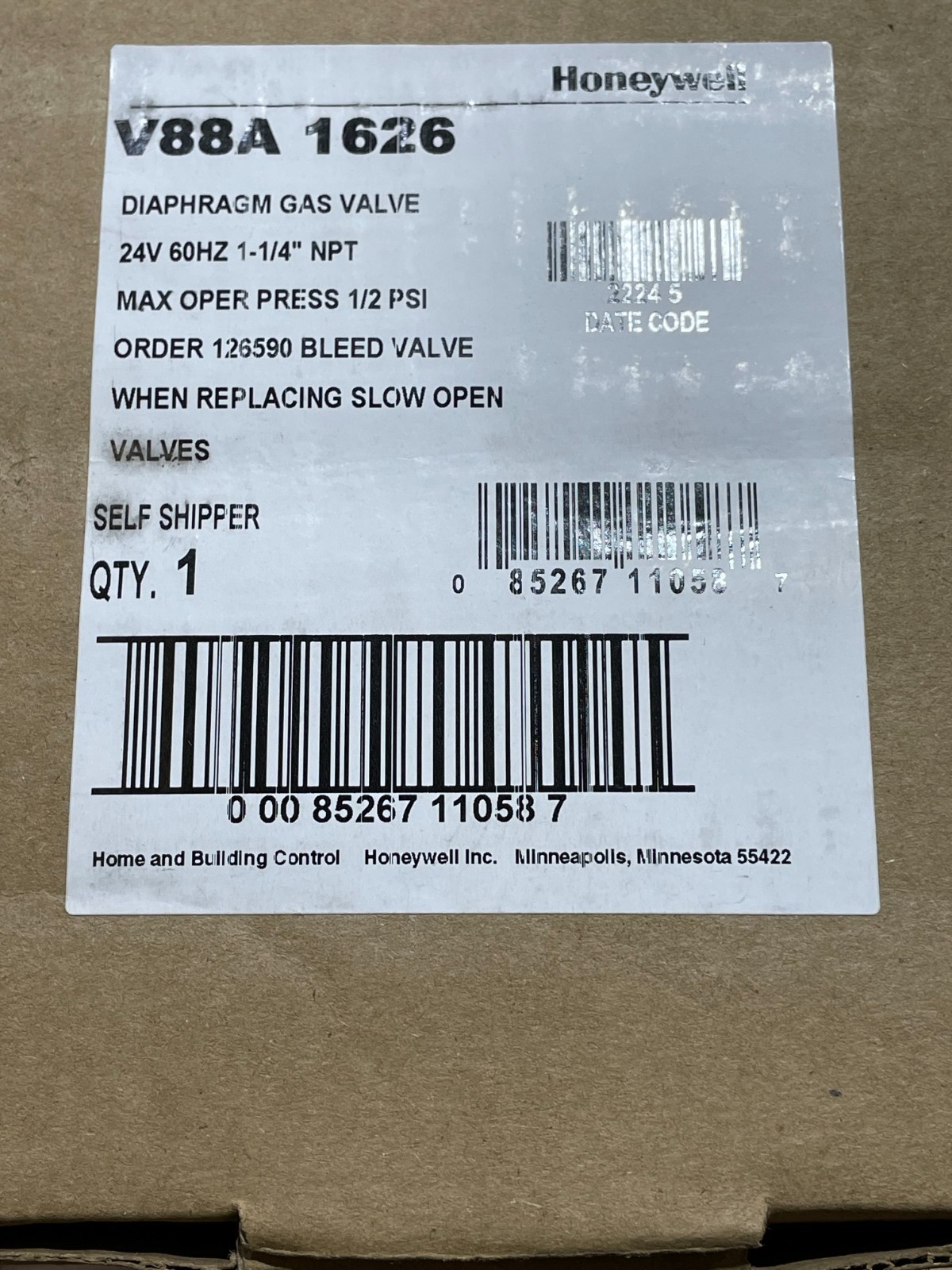Honeywell V88A-1683-3 Diaphragm Gas Valve 24V, .62AMP, 1 1/4″ NPT 1PSI New/Open
